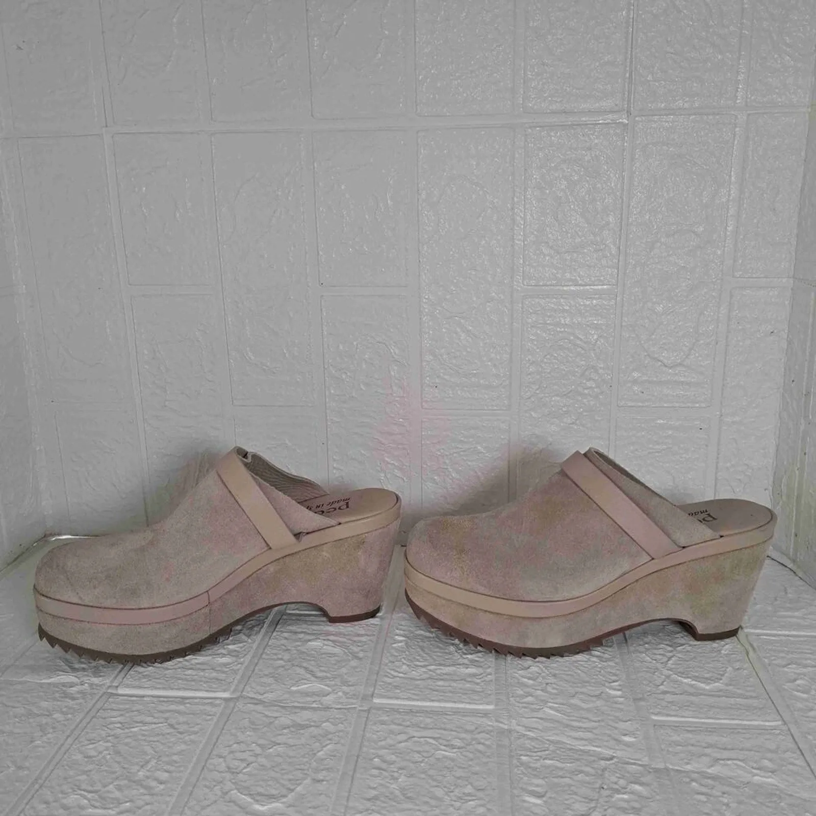 Pedro Garcia Tan Suede Upper Platform Sole Round Toe Clogs Size 7.5