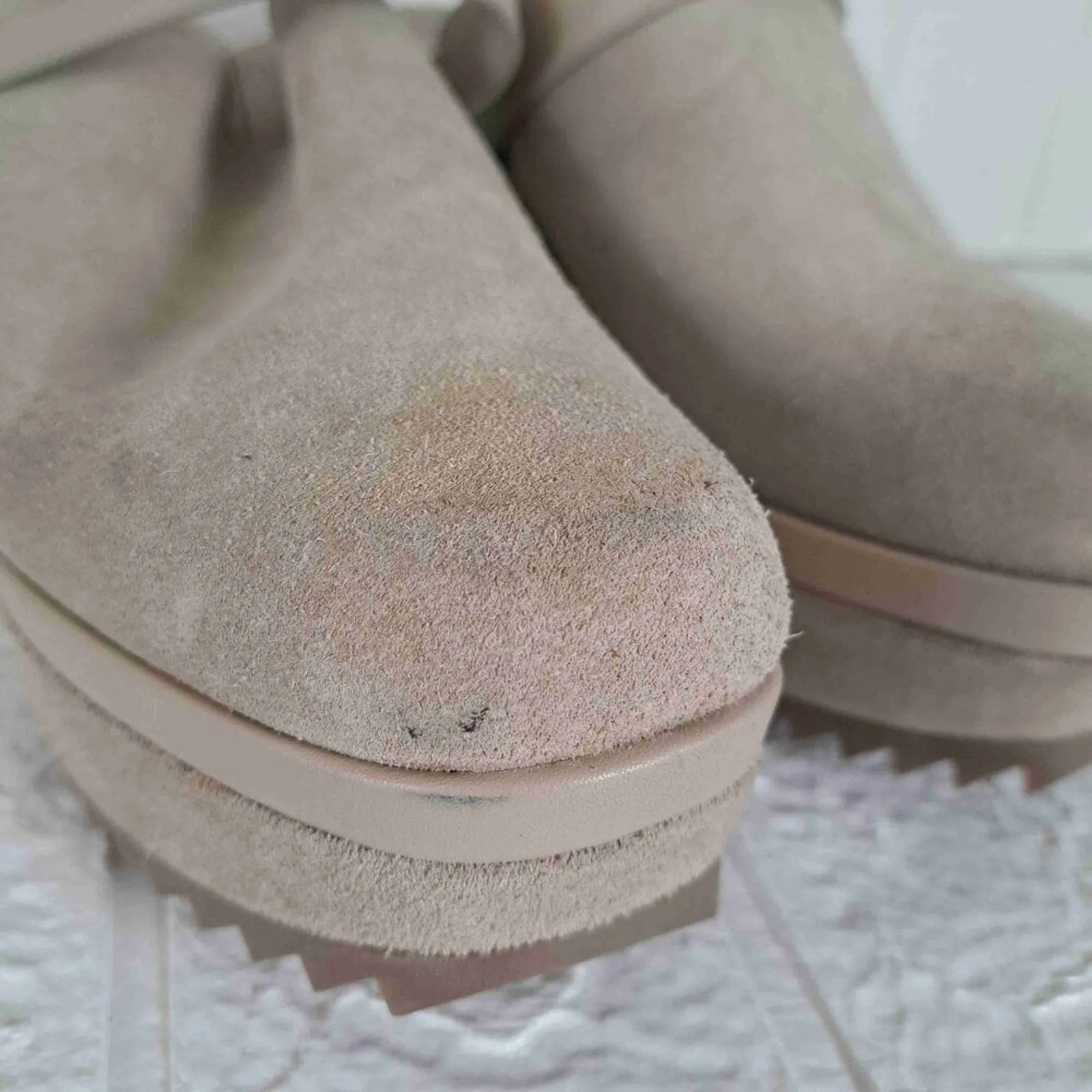 Pedro Garcia Tan Suede Upper Platform Sole Round Toe Clogs Size 7.5